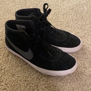 Women nike high top black size 9